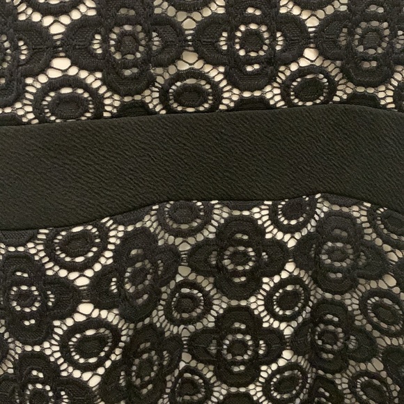 Dress • cute/ formal • black and white designed • - Picture 2 of 11